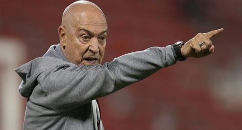 فيريرا: توقعت فوز عبد الكريم بجائزة أفضل لاعب في أسيا